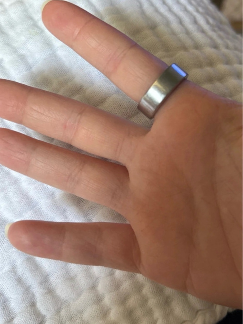 Gen 3 Oura Silver Ring - Picture 3 of 3